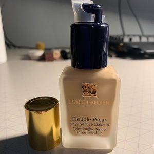 Estee Lauder Double Wear Foundation - 3W1 (Tawny)
